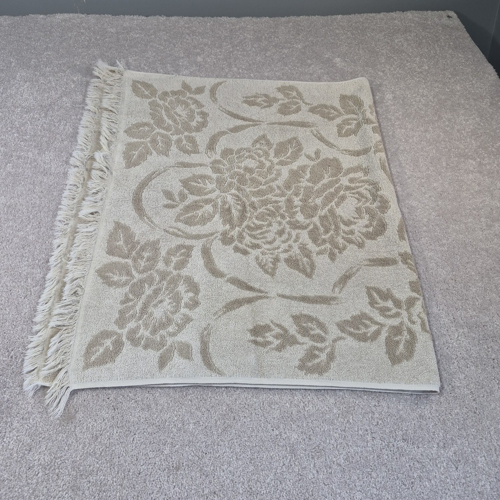 Vintage Fieldcrest Botanical Tan and Cream Bath Towel Fringe 26 X 44 Retro 1970s